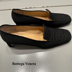 BLACK BOTTEGA VENETA PUMPS, SIZE 8.5